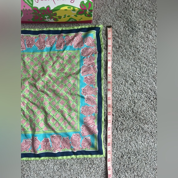 Lilly Pulitzer authentic square scarf with box and bag - Picture 10 of 11